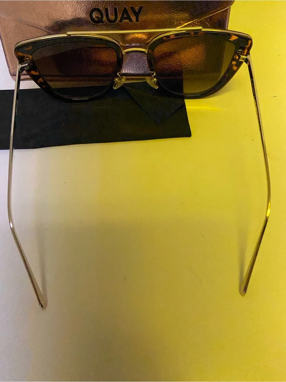 Quay Australia French Kiss Cat Eye Tortoise/Gold - Rare Style With Case